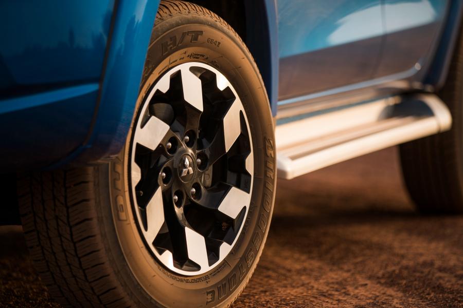 Колеса Mitsubishi Triton GLS Double Cab 2015 года  (AU) (фото 25 из 27)